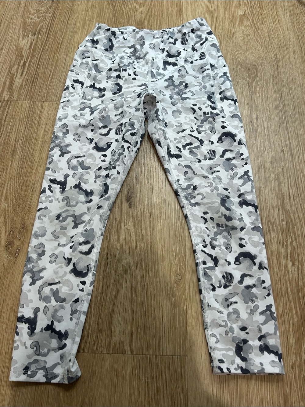 Girls Gray Camo Leggins